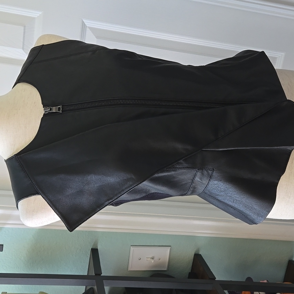 BCBGMaxAzria Black Asymmetrical Leather Vest, Small, NWOT - Picture 3 of 13
